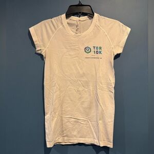 Lululemon White Swiftly Tech Short Sleeve Tee - 6